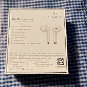 Bluetooth earphones brand new never used
